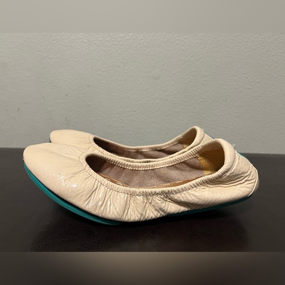 Tieks by Gavrieli Ballet Flats Patent Biscotti Cream sz 6 - Picture 1 of 10